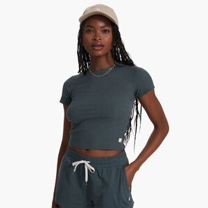 Vuori Pose Fitted Tee